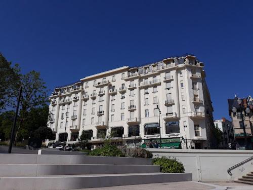 Studio Grand Hotel Chatel Guyon Екстериор снимка